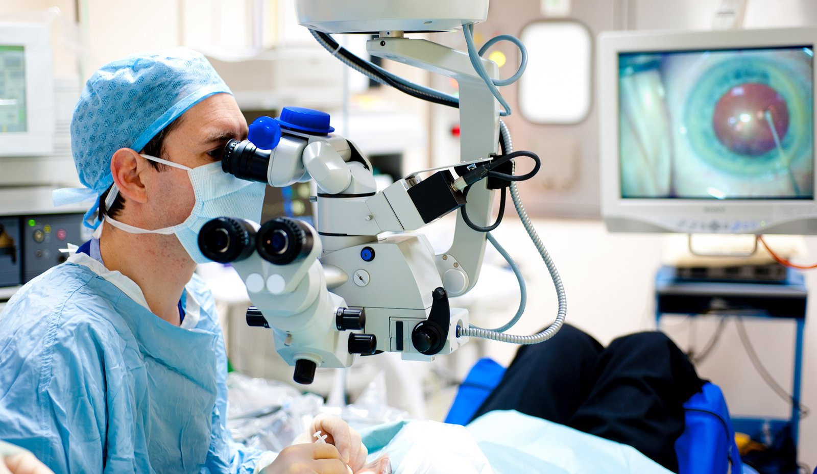 Top Signs You Need to See an Eye Specialist